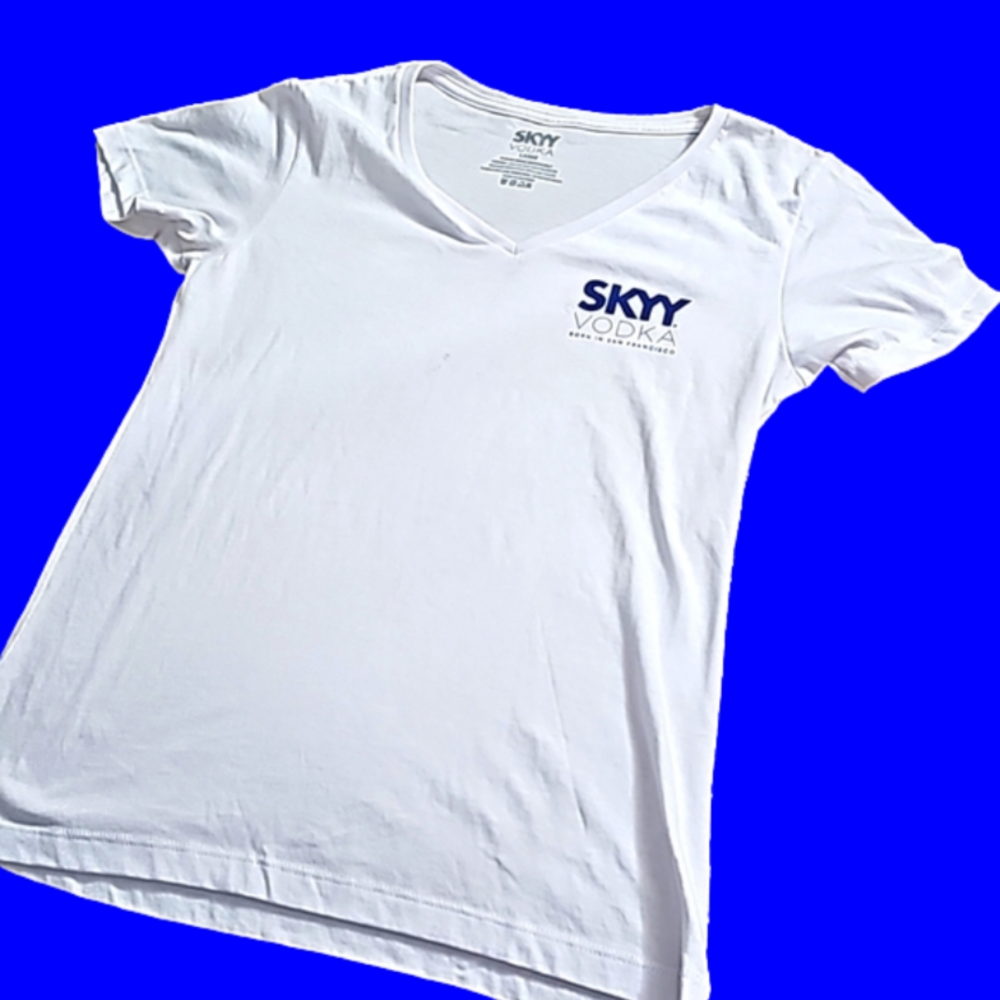 SKYY VODKA Born in San‎ Francisco white large new